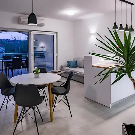 Zora Apartment *