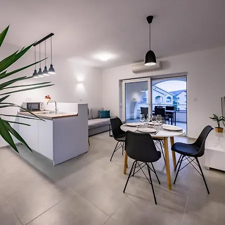 Zora Apartment Lopar