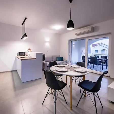 Zora Apartment