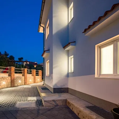 Apartment Zora Lopar