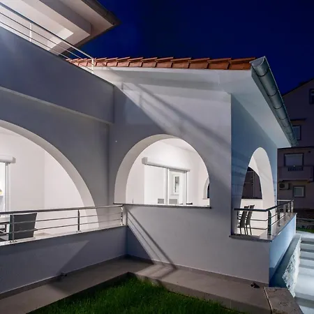 Zora Apartment *